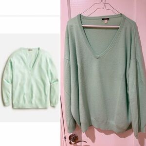 J. Crew cashmere relaxed fit Mint Green V-Neck Sweater $228 size 2X